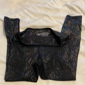 Zyia Active Black Iridescent Cropped Ankle Leggings